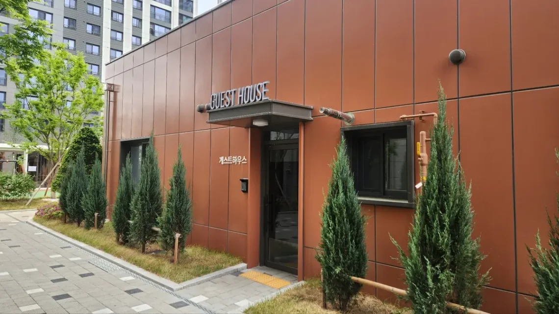 천안 용곡두산위브 단지 내 게스트하우스 외관
